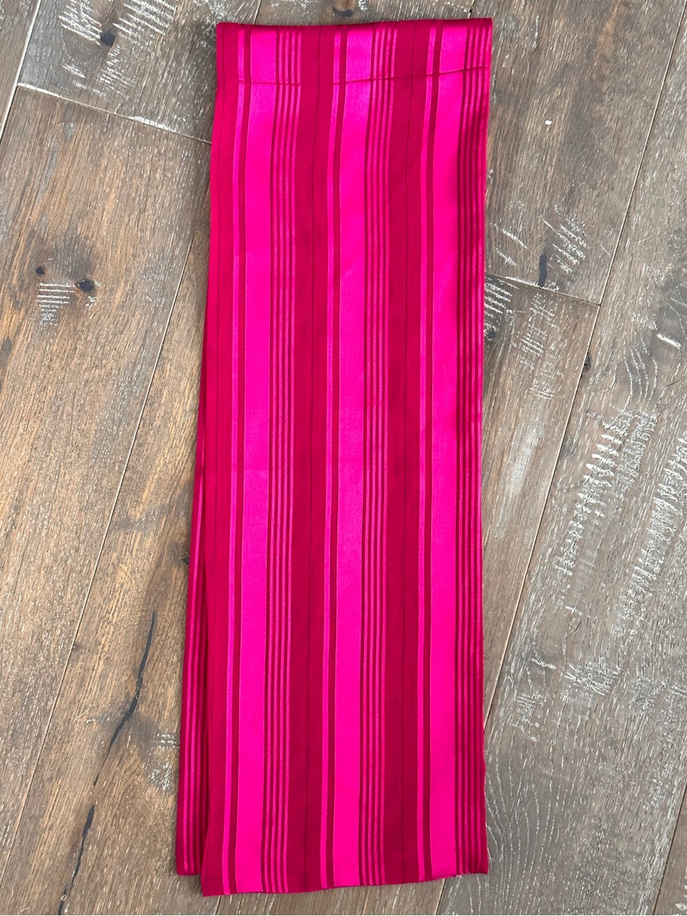 VINTAGE BRIGHT PINK SILK SATIN SCARF 20x7